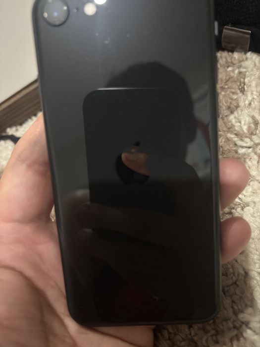 Продаёться Айфон SE2