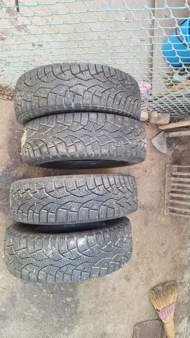 Продается комплект покрышек диаметр  на 13