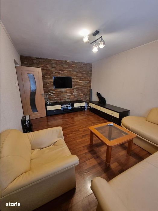 Apartament 4 camere et 1  str Bucuresti zona 700