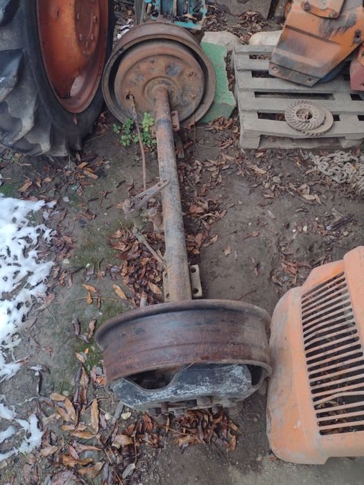 Axa remorca  tractor cu jante si frâne