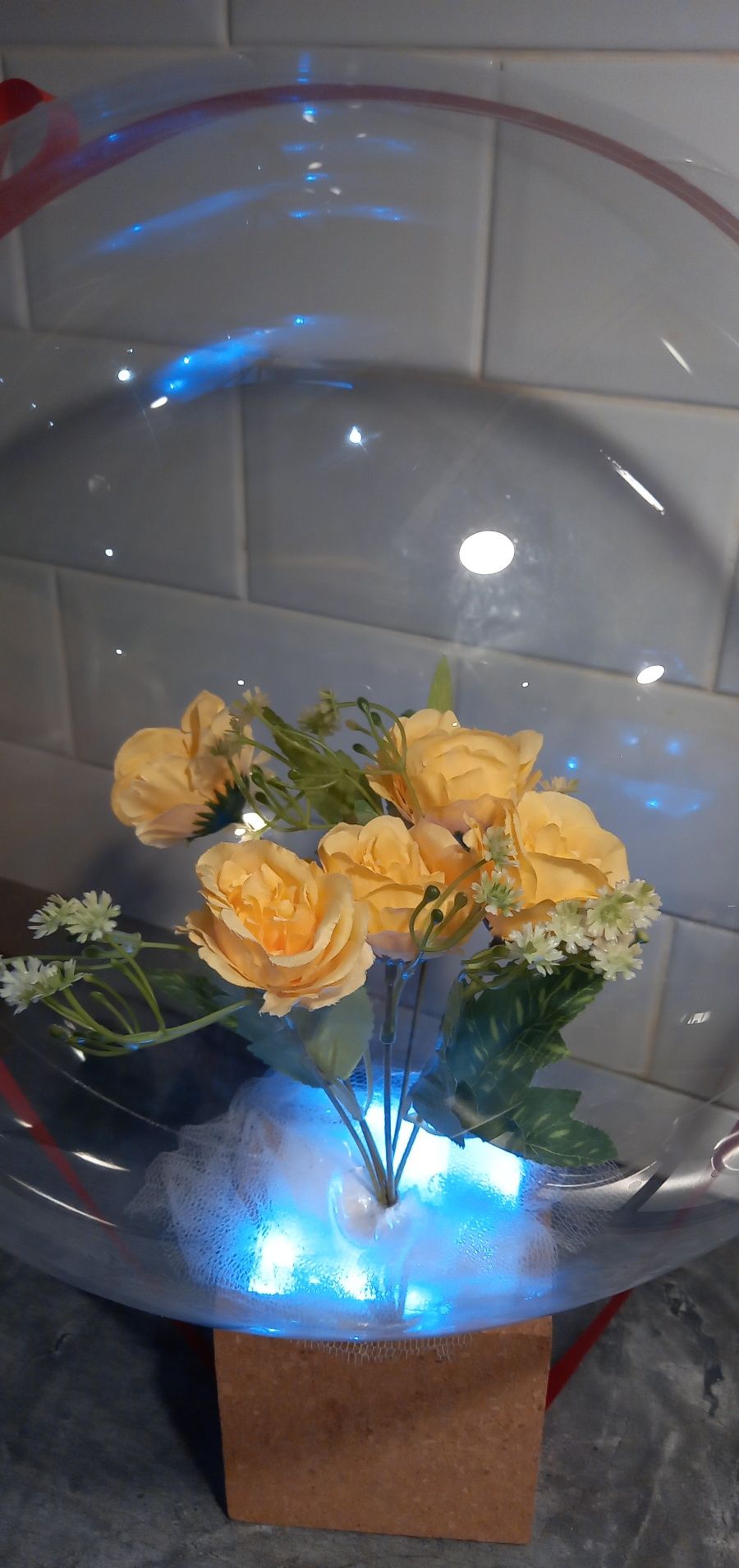Aranjament floral in balon bobo