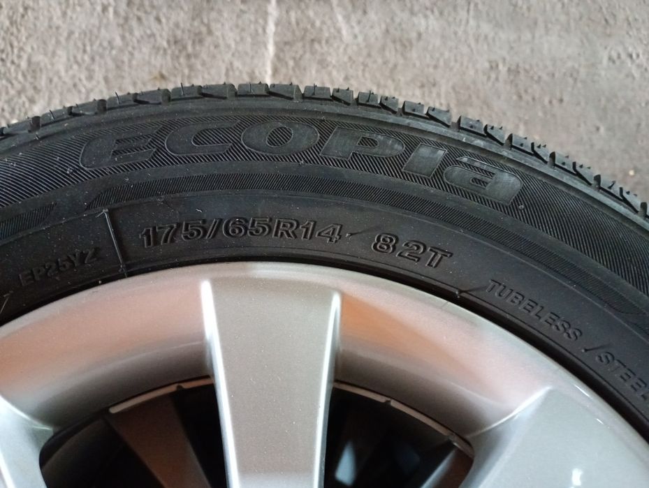 ШКОДА СИТИ джанти със летни гуми 175/65/14 5J ET35 4x100 цо56,1