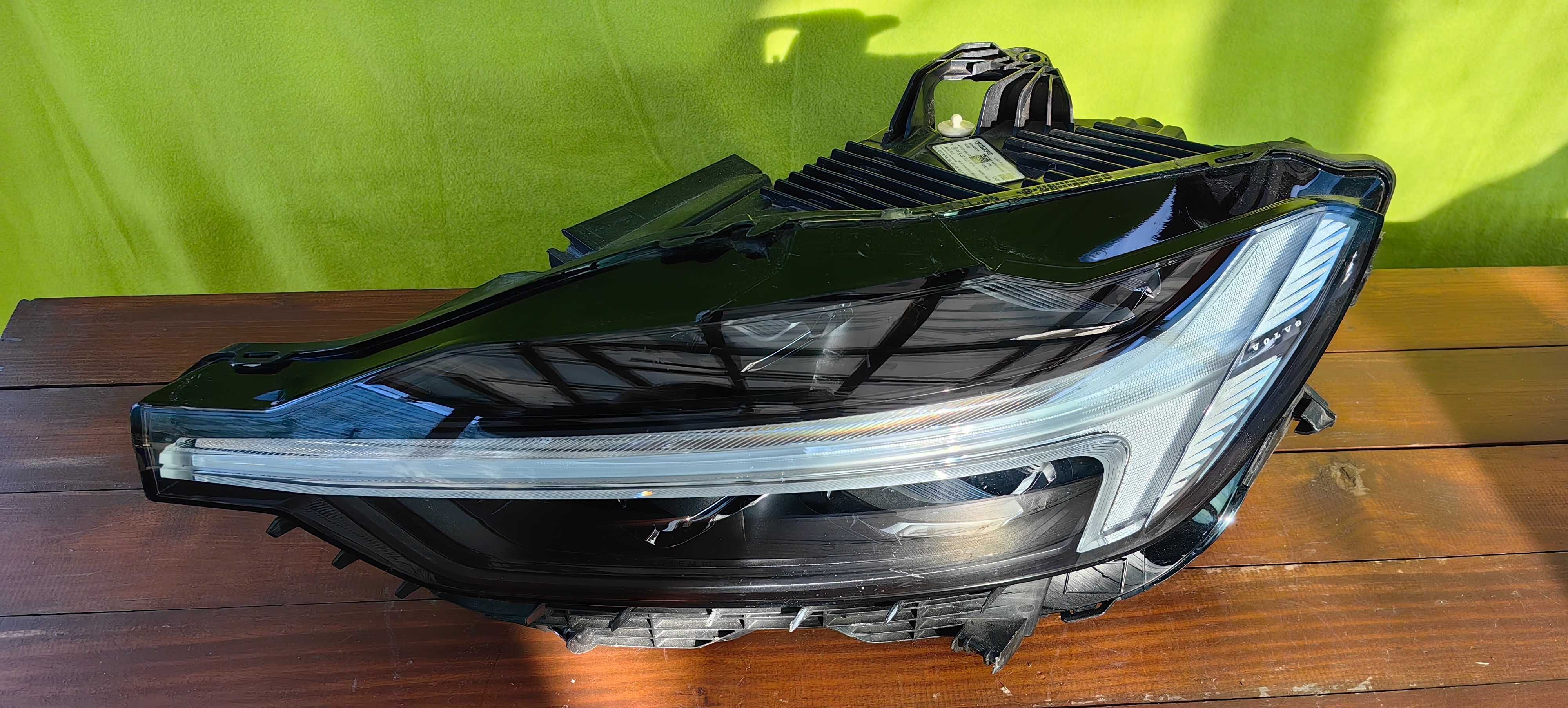 Фар за Volvo XC60 Full LED / Волво ХЦ60 Фул ЛЕД