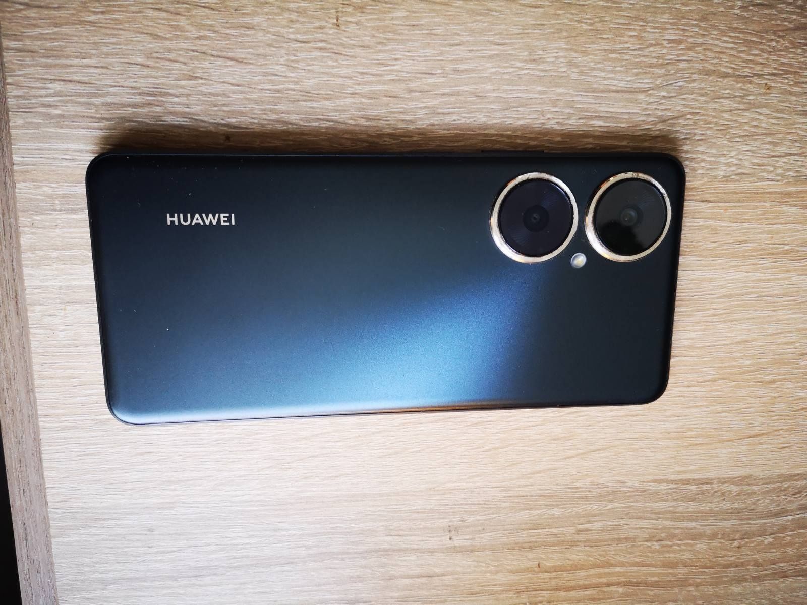 Продава Huawei 11i.