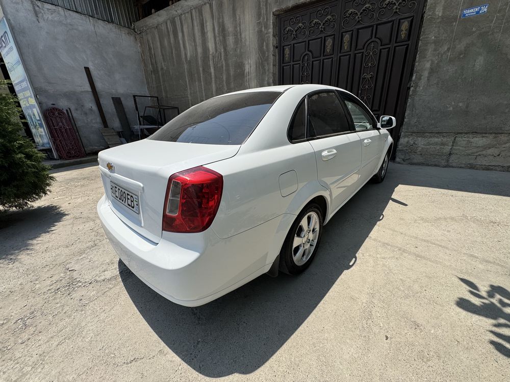 Yangi holatda chevrolet jentra sotiladi