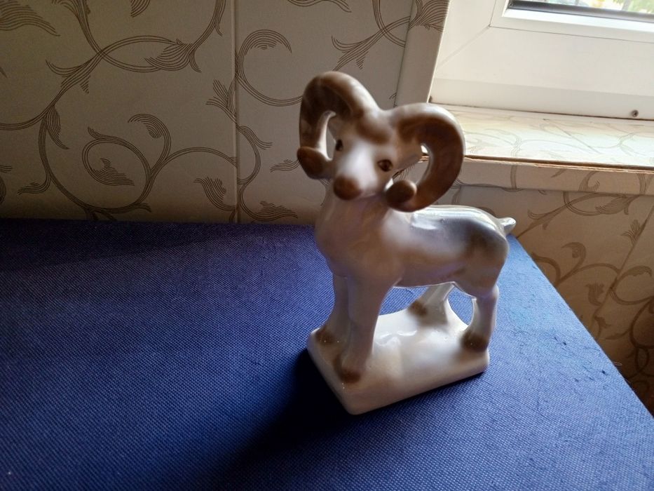 Продам фигурки из фарфора времён СССР