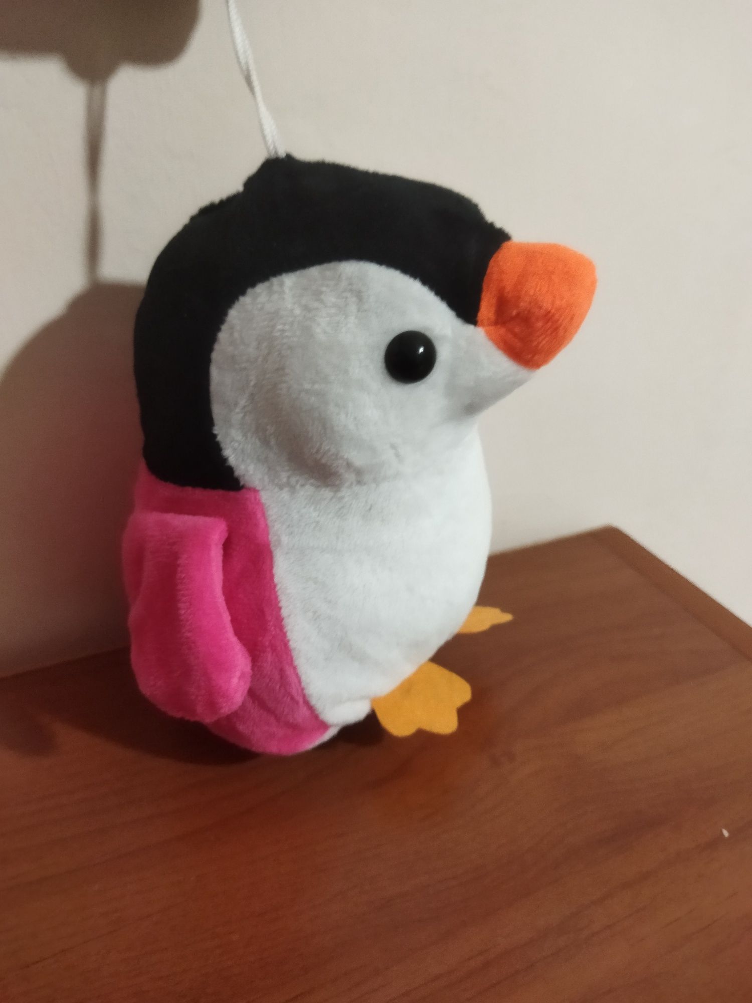 Плюшевая игрушка пингвин