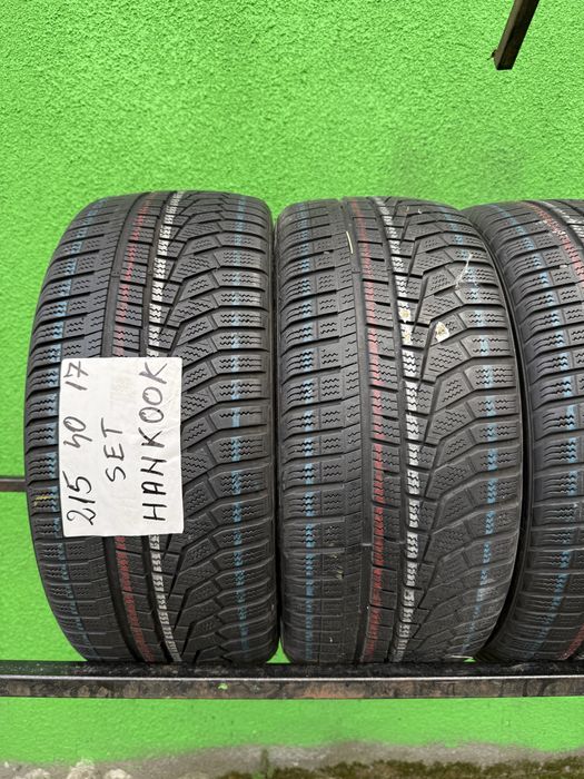 215/40/17 M+S HANKOOK Profil rămas 75% STARE IMPECABILA