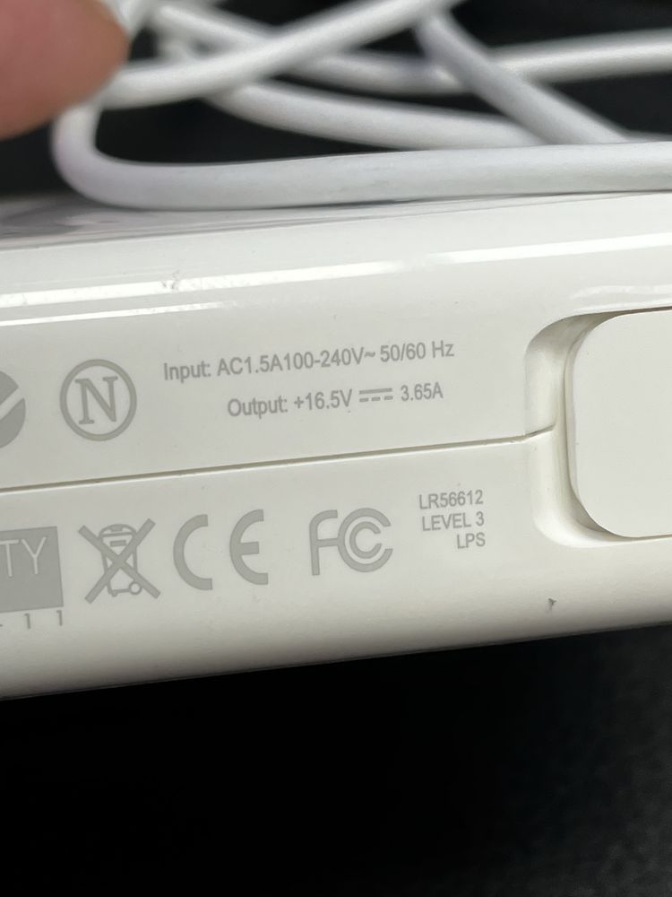  зарядни apple macbook чисто нови mac макбук A1322 Magsafe