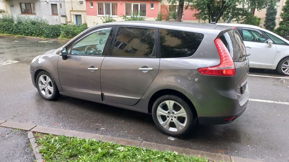 Vând Renault Grand Scenic 3   2.0 Diesel