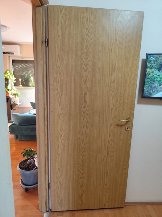 Vand doua usi de interior