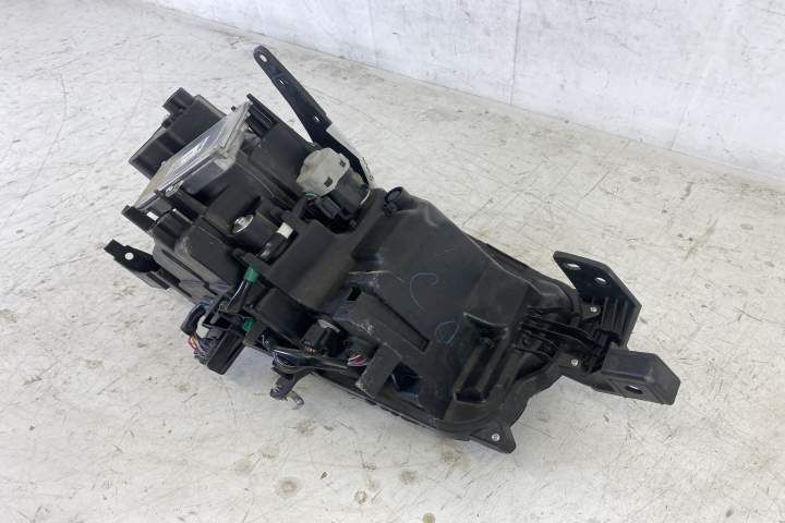 Far Stanga Original Led In stare buna Mazda  CX-30  1 DM [2019 - 2023]