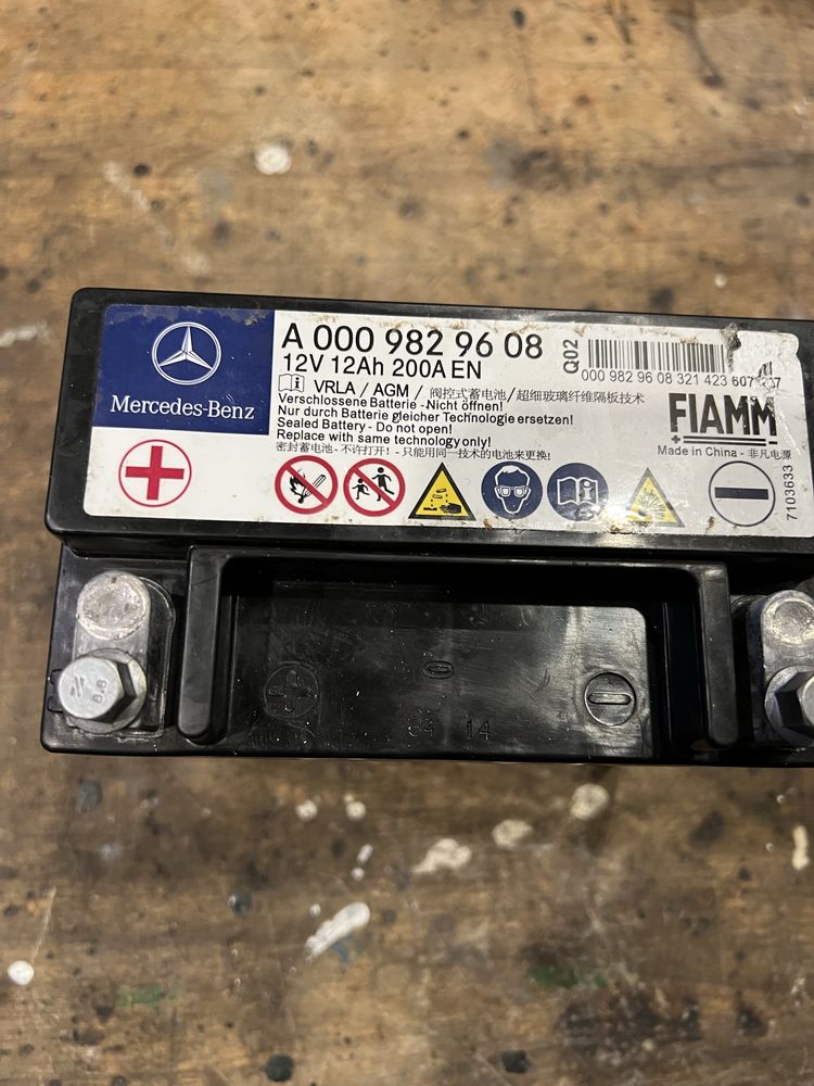 Стартов акумулатор AGM Мерцедес 12V 12Ah 200A
