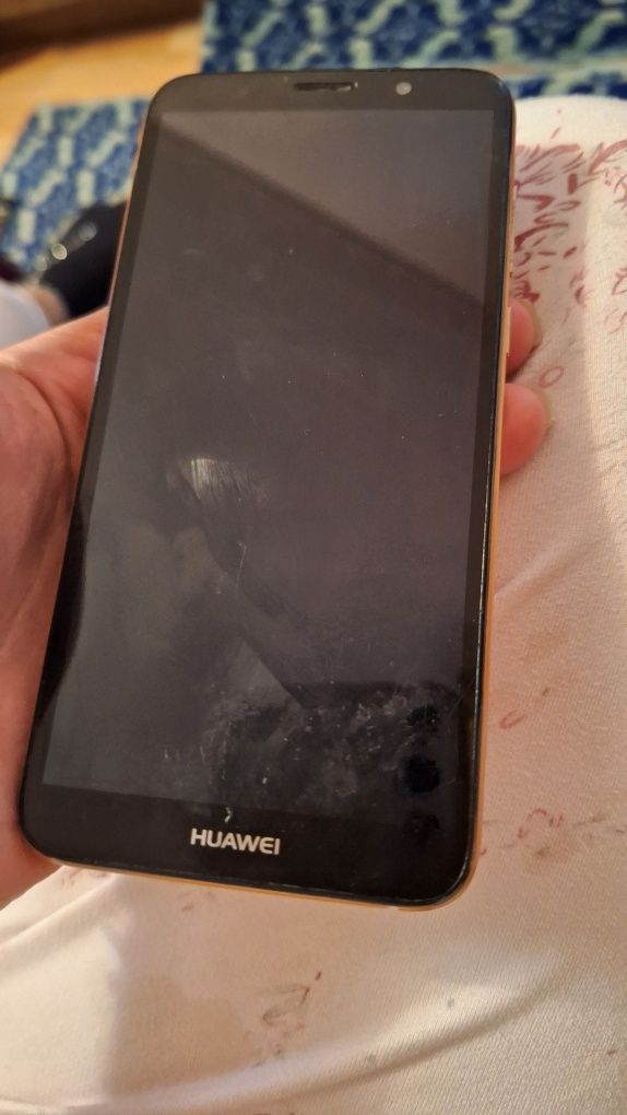 Продаётся телефон Huawei
