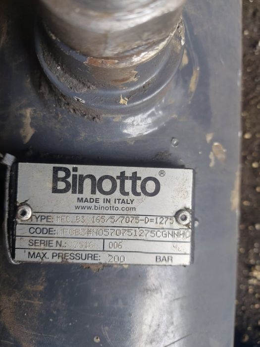 Продам цилиндр на прицеп грузовой