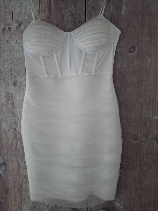 Дамска рокля по тялото