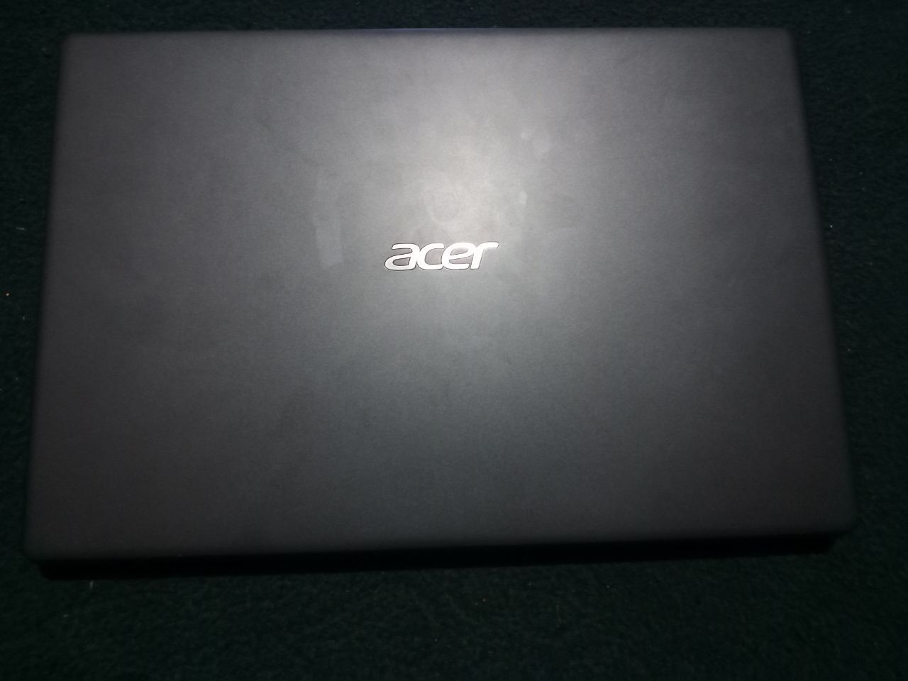 Acer ASPIRE qolgani rasmda batafsil