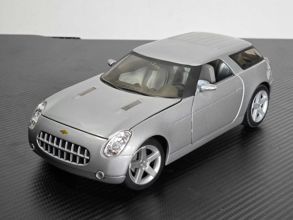 Macheta Auto 1/18 Road Signature Chevy Nomad Concept