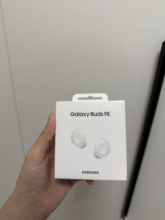 Беспроводные наушники Samsung BUDS FE (новый)