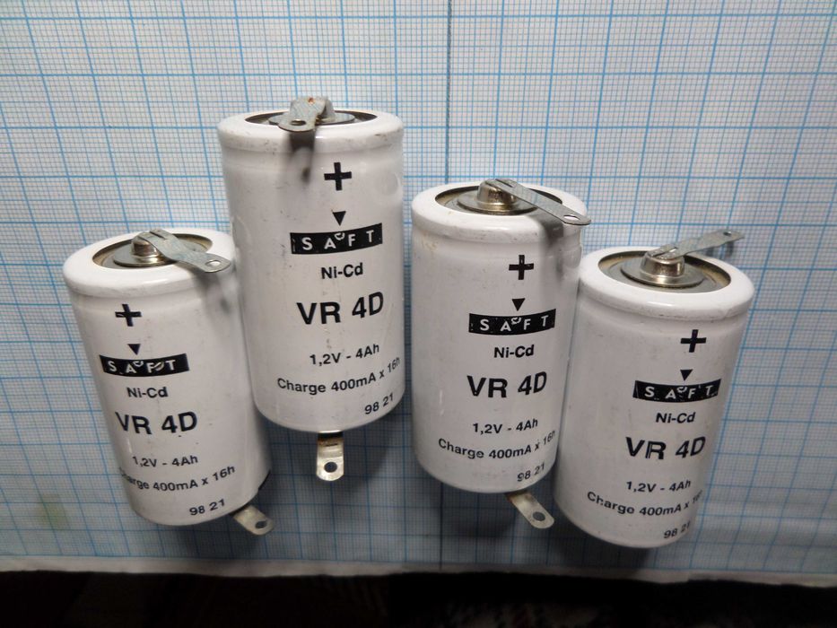 Acumulatori Ni-Cd noi 4Ah mari LR20 made in France foarte buni