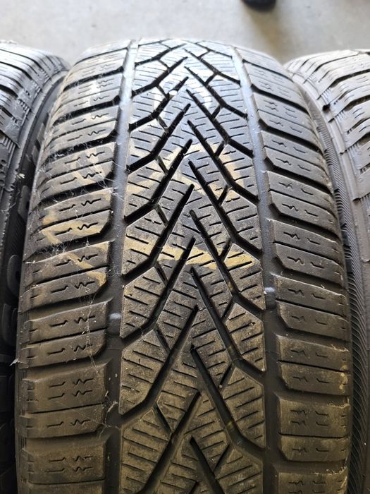 4 anvelope 185 60 R 15 Semperit iarna