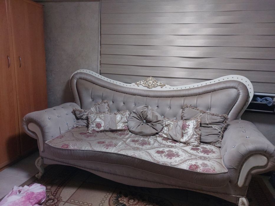 Продам Мебель Диван и 2 кресла