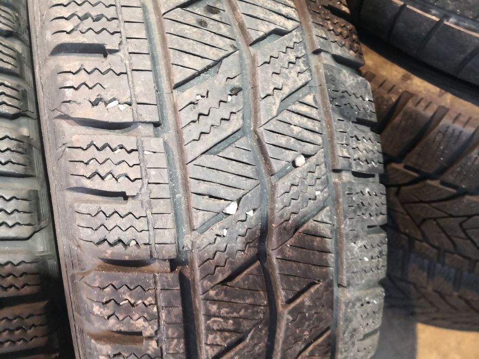 235 65 16 C 16 цола гуми за бус лекотоварни hankook dot 24