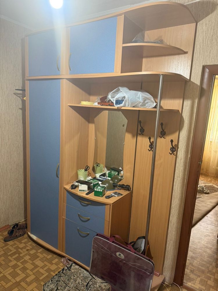 Продам прихожую