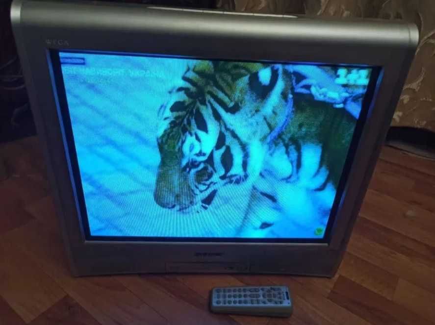 Телевизор LG с размером экрана 53.3 см (21") для ретро посиделок