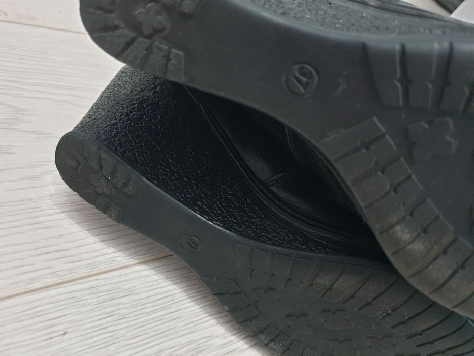 Vând cizme de piele îmblănite