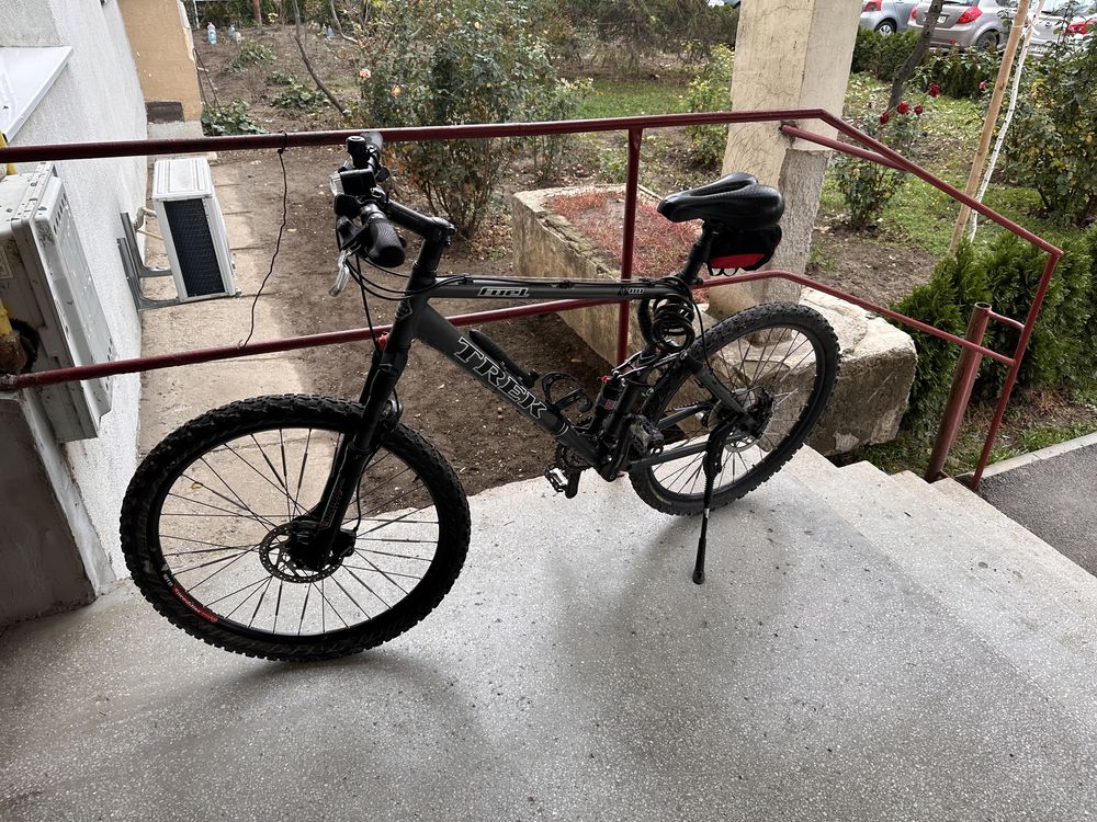 Bicicleta trek full suspension