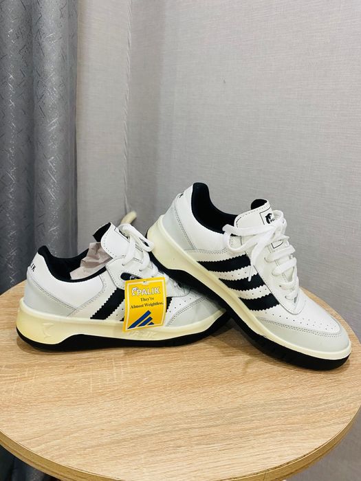 Кроссовки ADIDAS. КЛАССИКА. Натуральная кожа. Размеры 40- 45. Производ