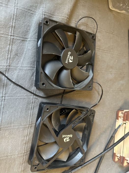 4 ventillatoare 120mm red dragon (2 cu RGB si 2 normale)