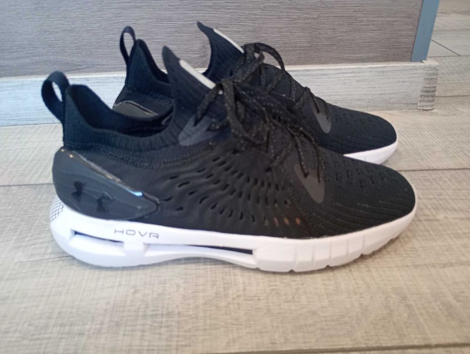 Under Armour Hovr маратонки за планинско бягане номер 42