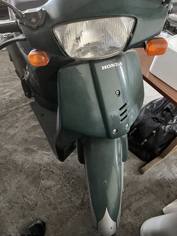 Продам скутер Honda sh50