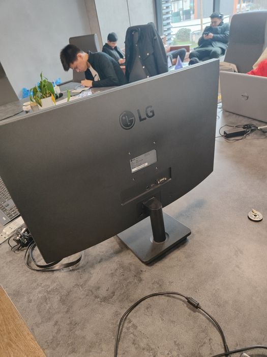 Монитор LG 27 диагональ