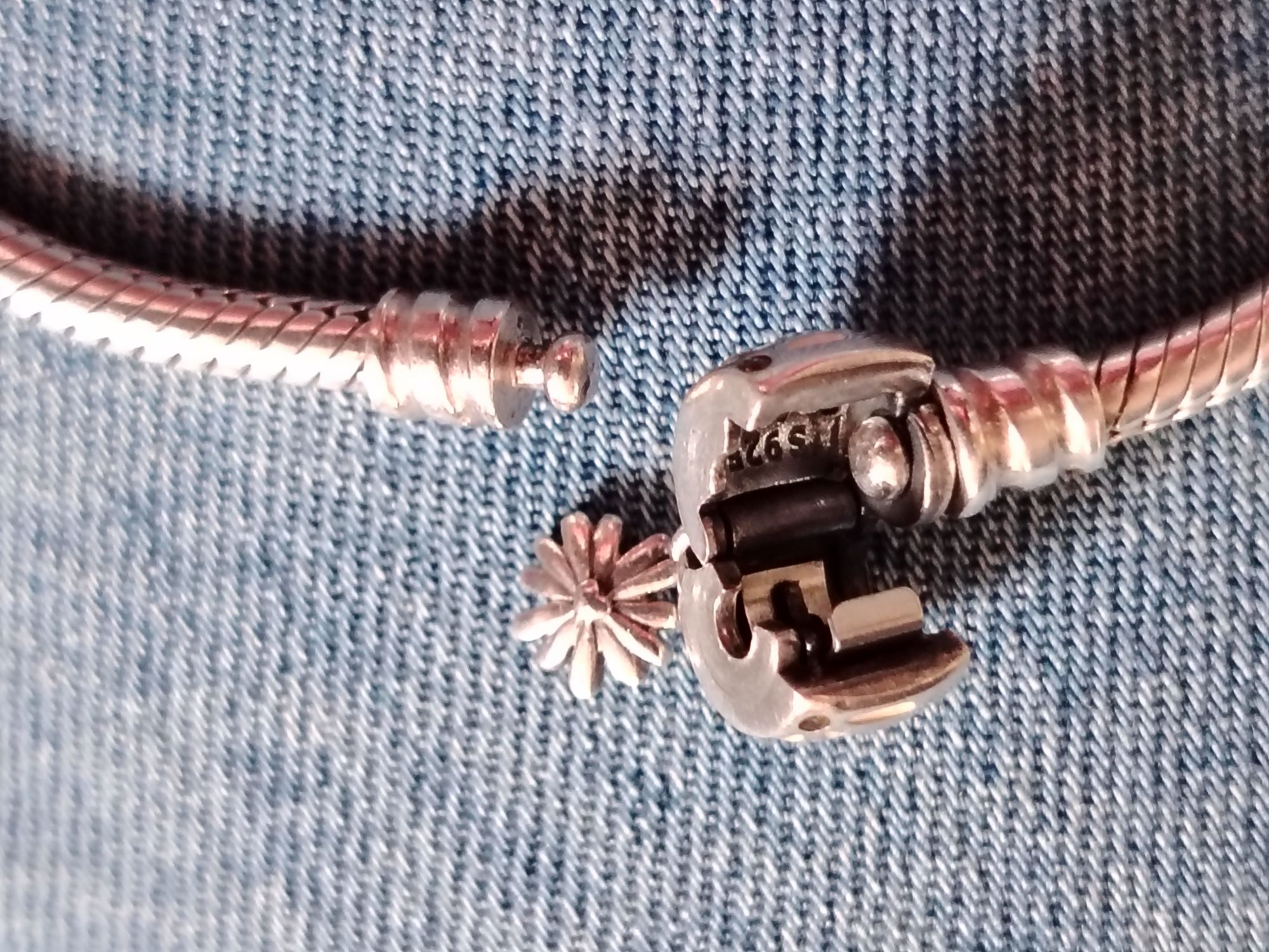 Гривна Pandora Цвете на настроението 16 см