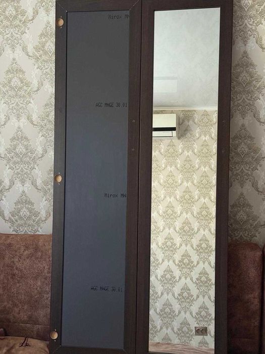Продам дверцу от шифоньера с зеркалами, 2 шт