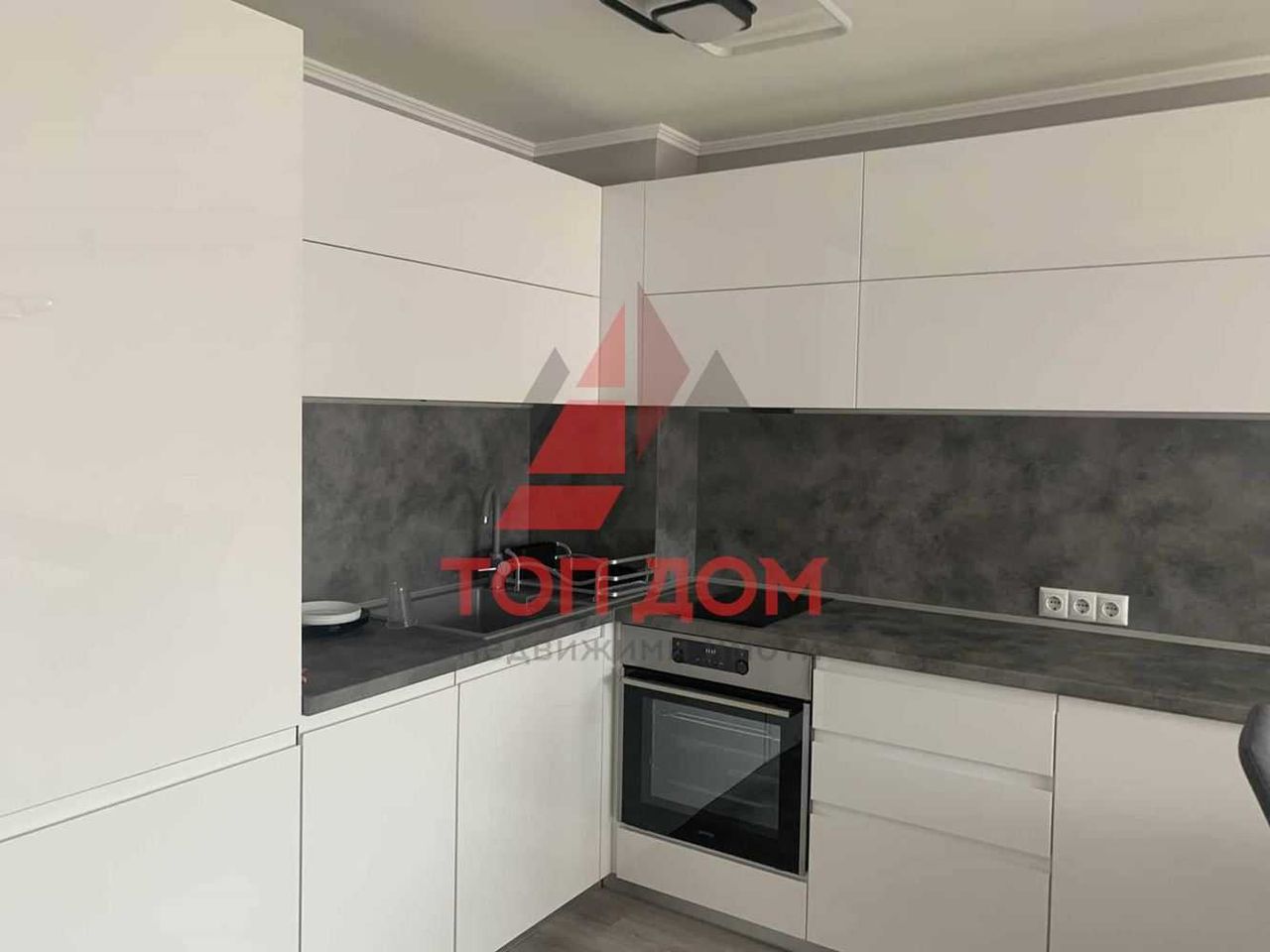 Дава се под наем Двустаен апартамент в Варна, Център - 65 кв.м за 800 € - Снимка #7