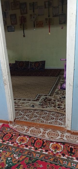 Tamiri yaxshi holatda gaz svet issiq suv sovuq hamma sharoit  mavjud.