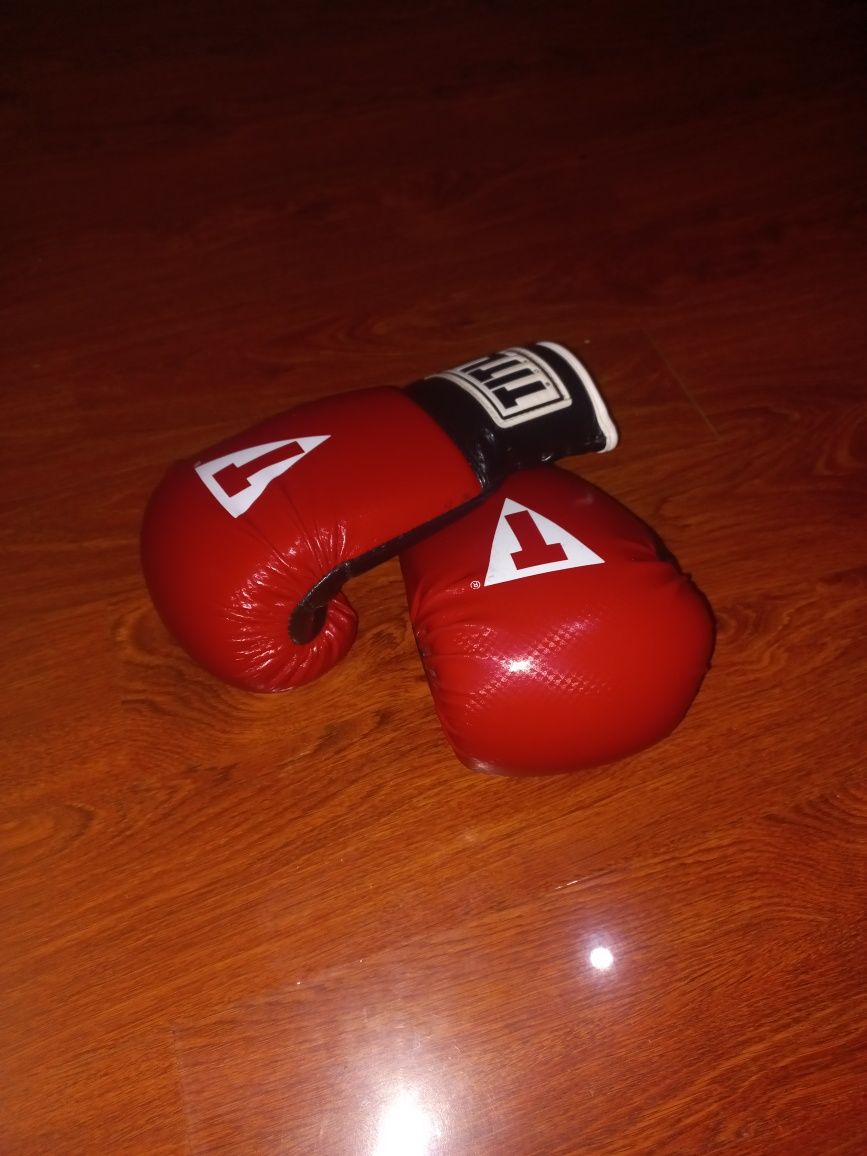Перчатки title boxing