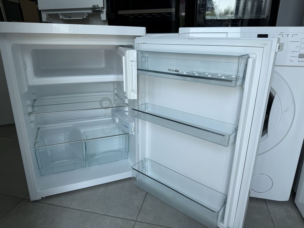 Малък хладилник с камера Miele КАТО НОВ