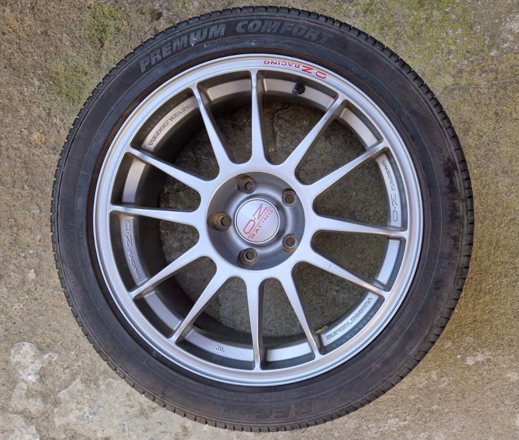 OZ Racing Superleggera - 8x17 / 5x112
