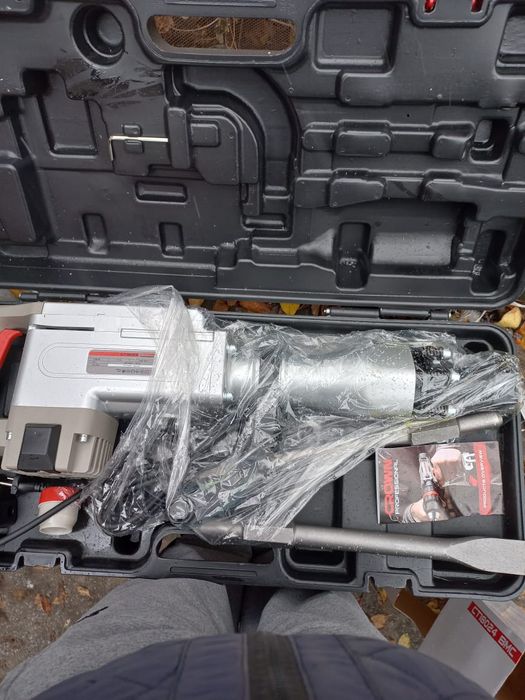 Продам отбойный новый