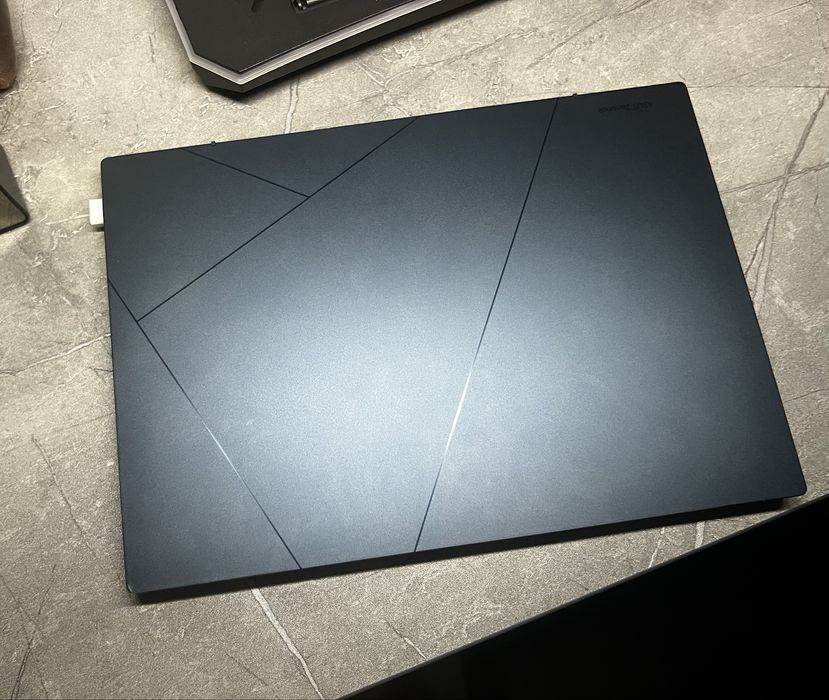 Asus Zenbook 14 OLED 2.8K (Core i5-1240P, 512GB)