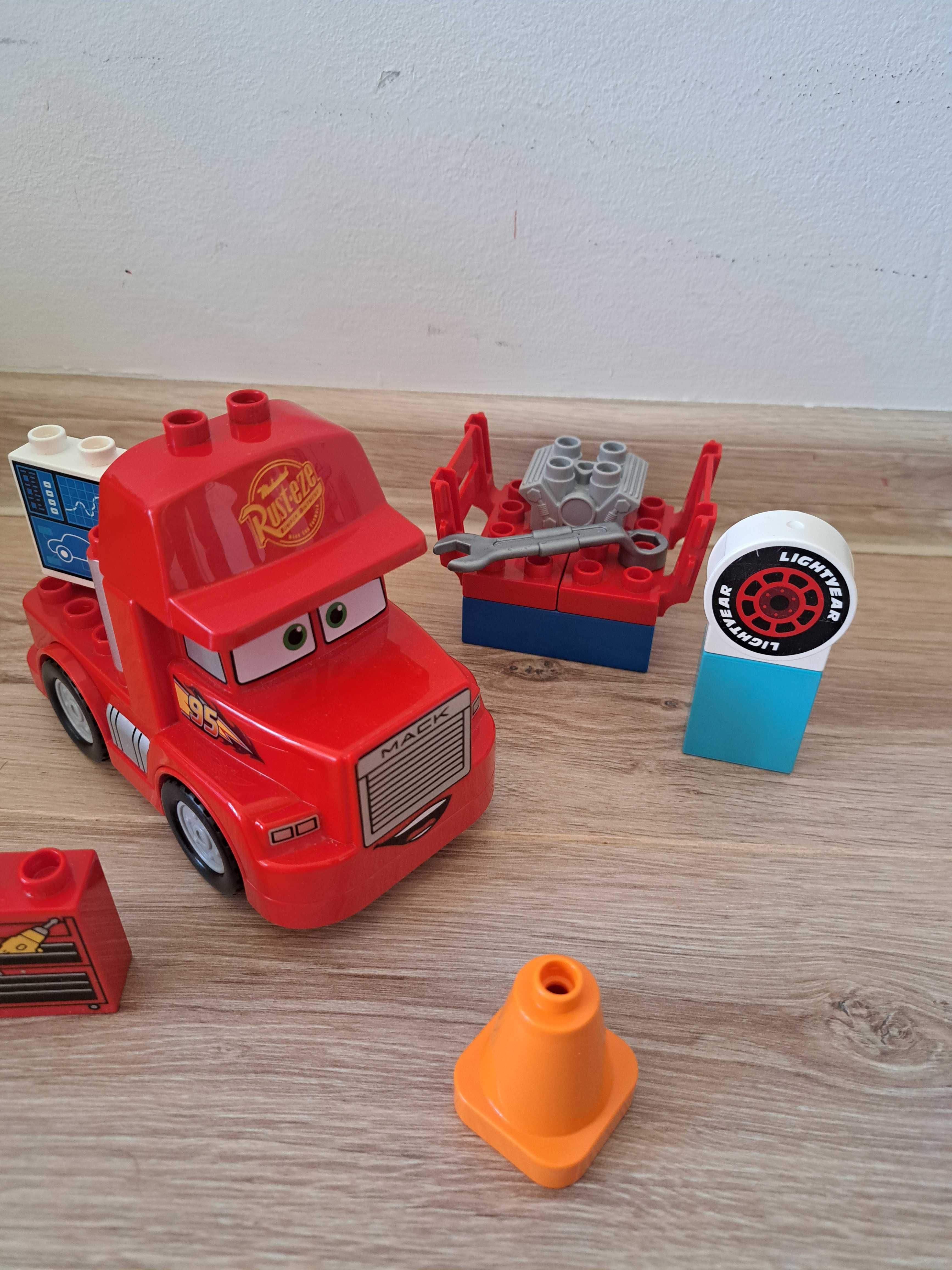 Конструктор LEGO Duplo - Мак на състезание (10417)