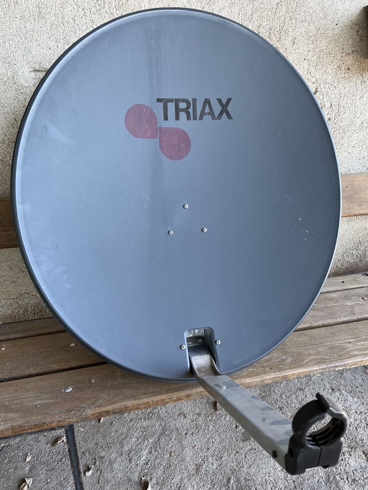 Сателитна антена TRIAX TD78