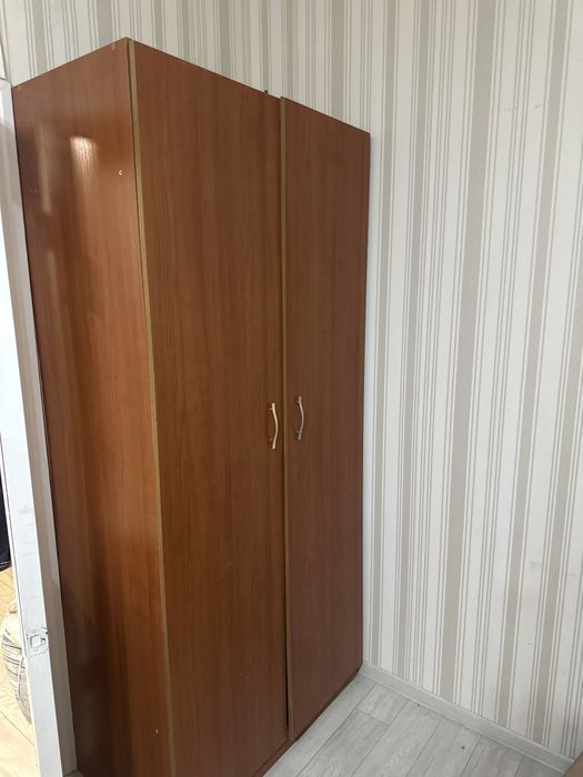 Шкаф для прихожи или костиной .