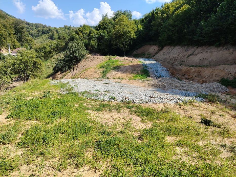 Teren Băița zona linistita intravilan ,