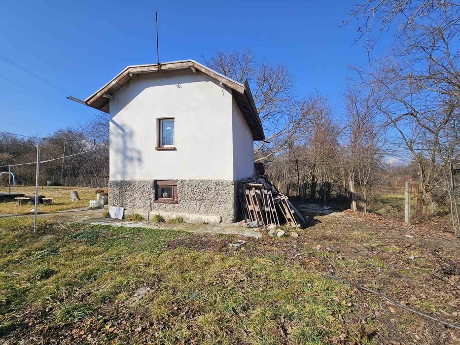 Продава се Къща в с. Жедна, Област Перник - 60 кв.м за 612 €/кв.м - Снимка #1